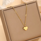 Gold / Necklace